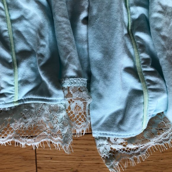 Brand New Max Studio Women's Delicate Belted Robe - Picture 4 of 8